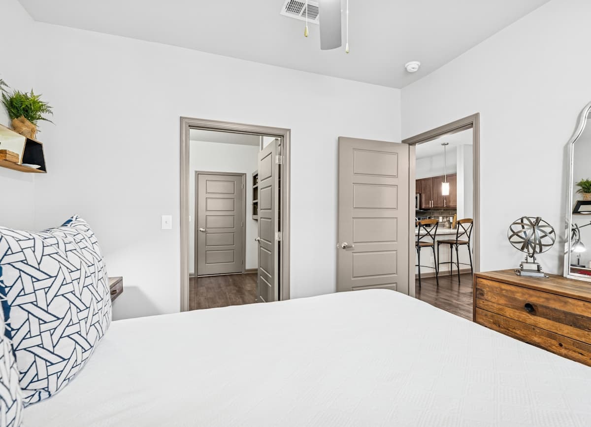 909 Rosa L Parks Blvd, Nashville, TN 37208 — kitchen view