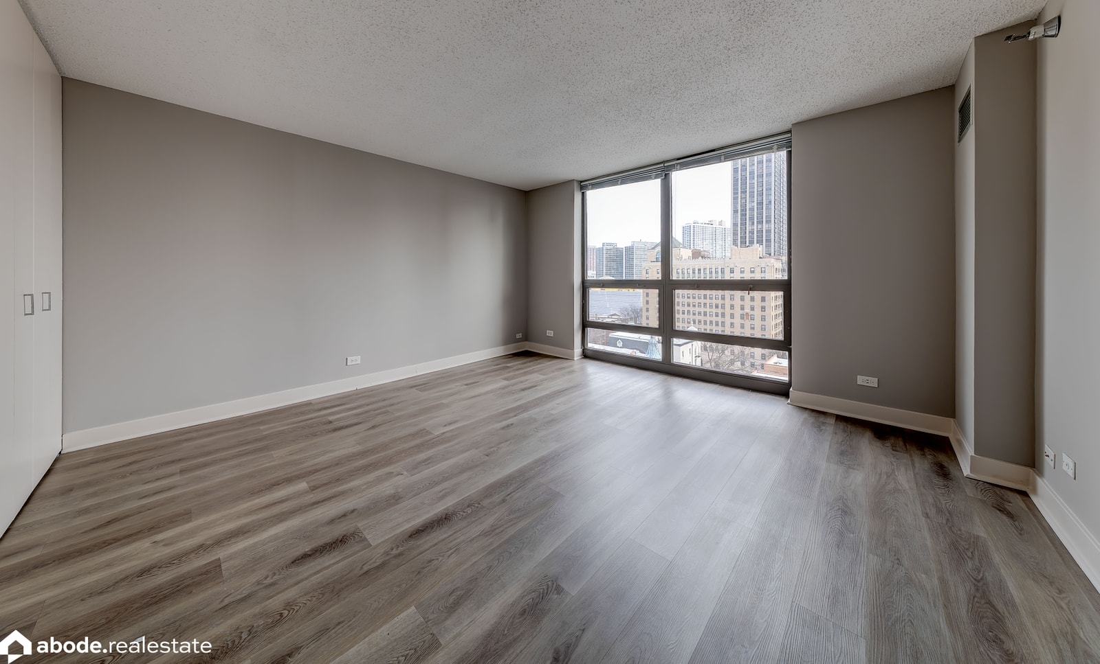 2555 N Clark St photo 37