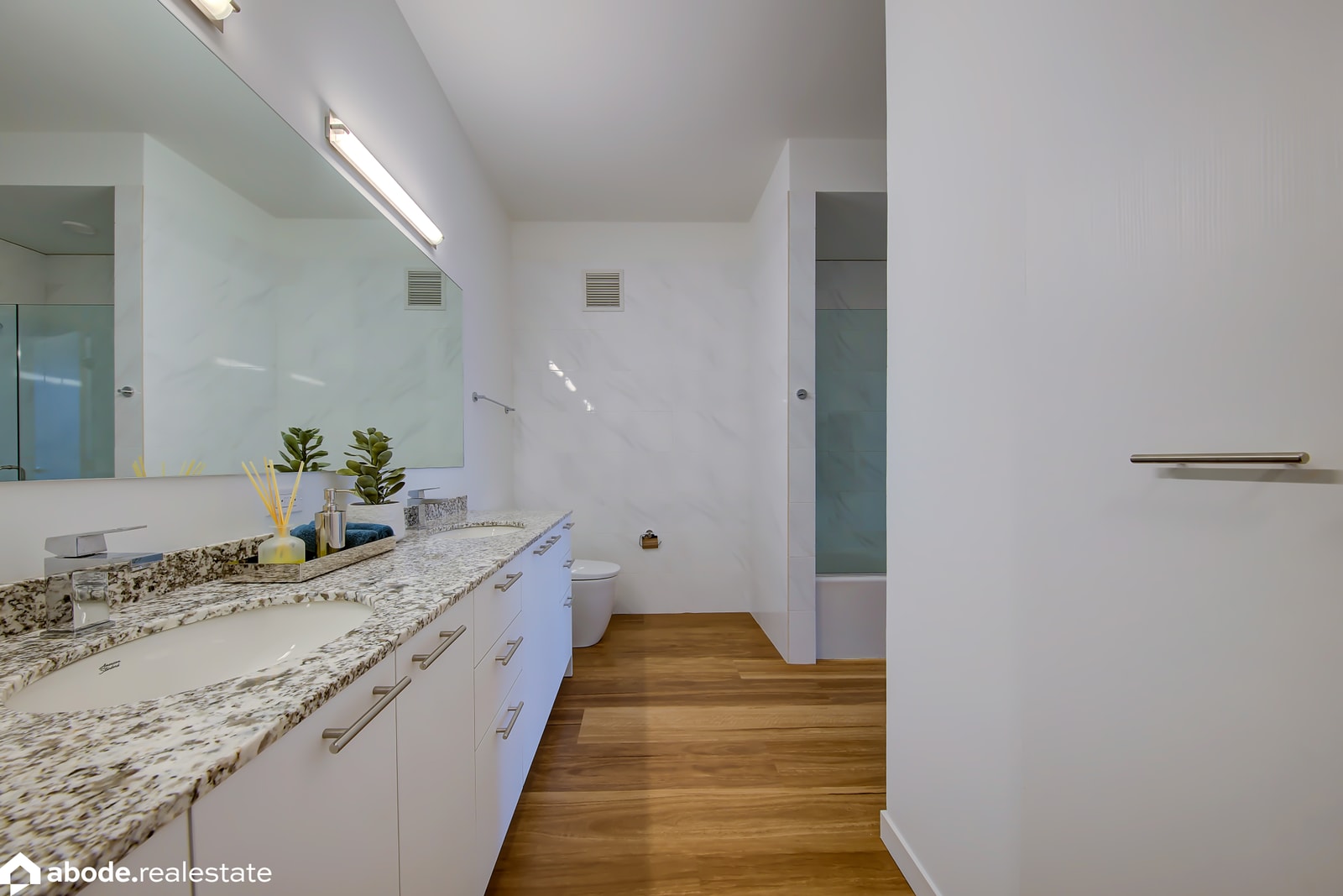 Optima Lakeview photo 113