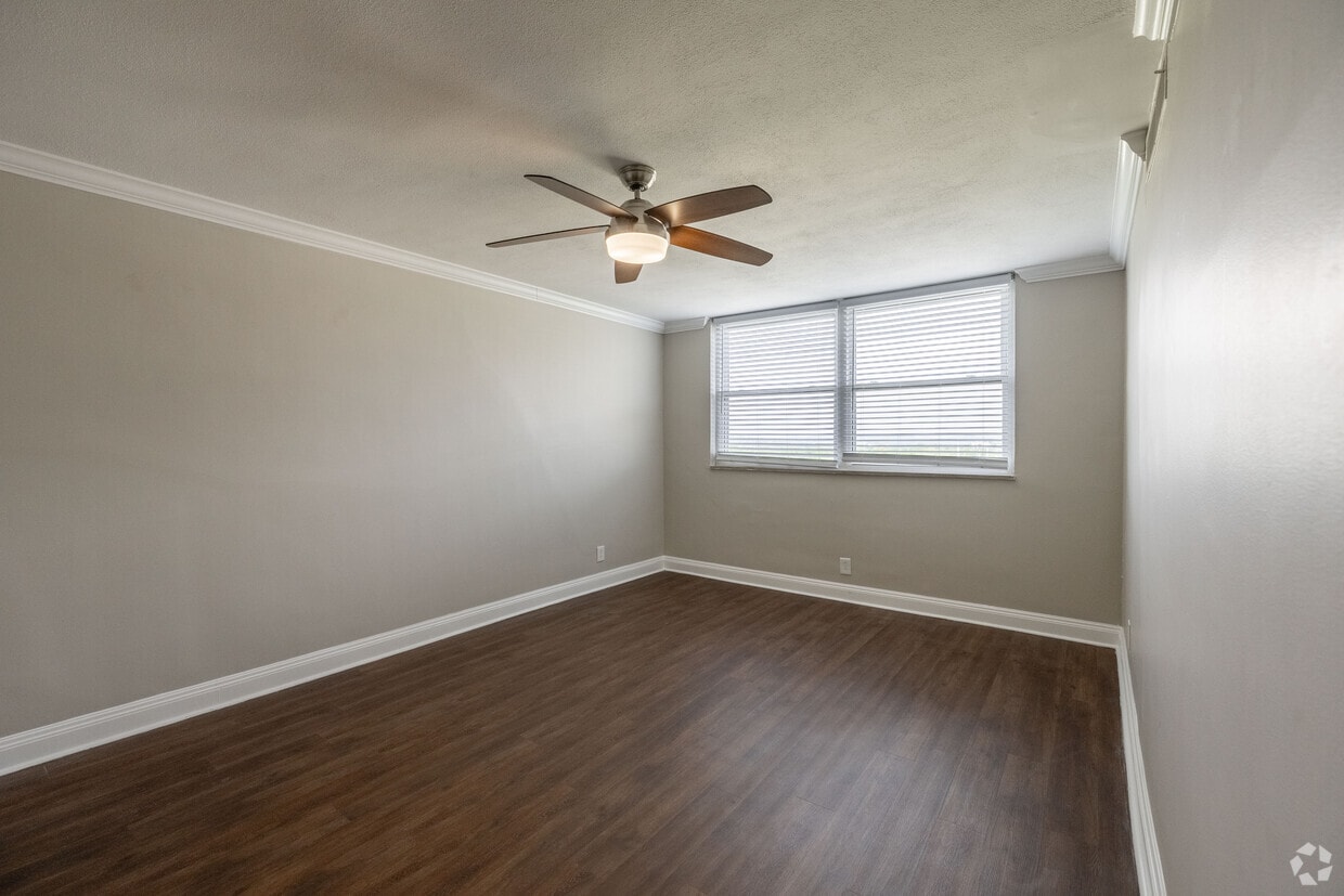 Continental Condos photo 19