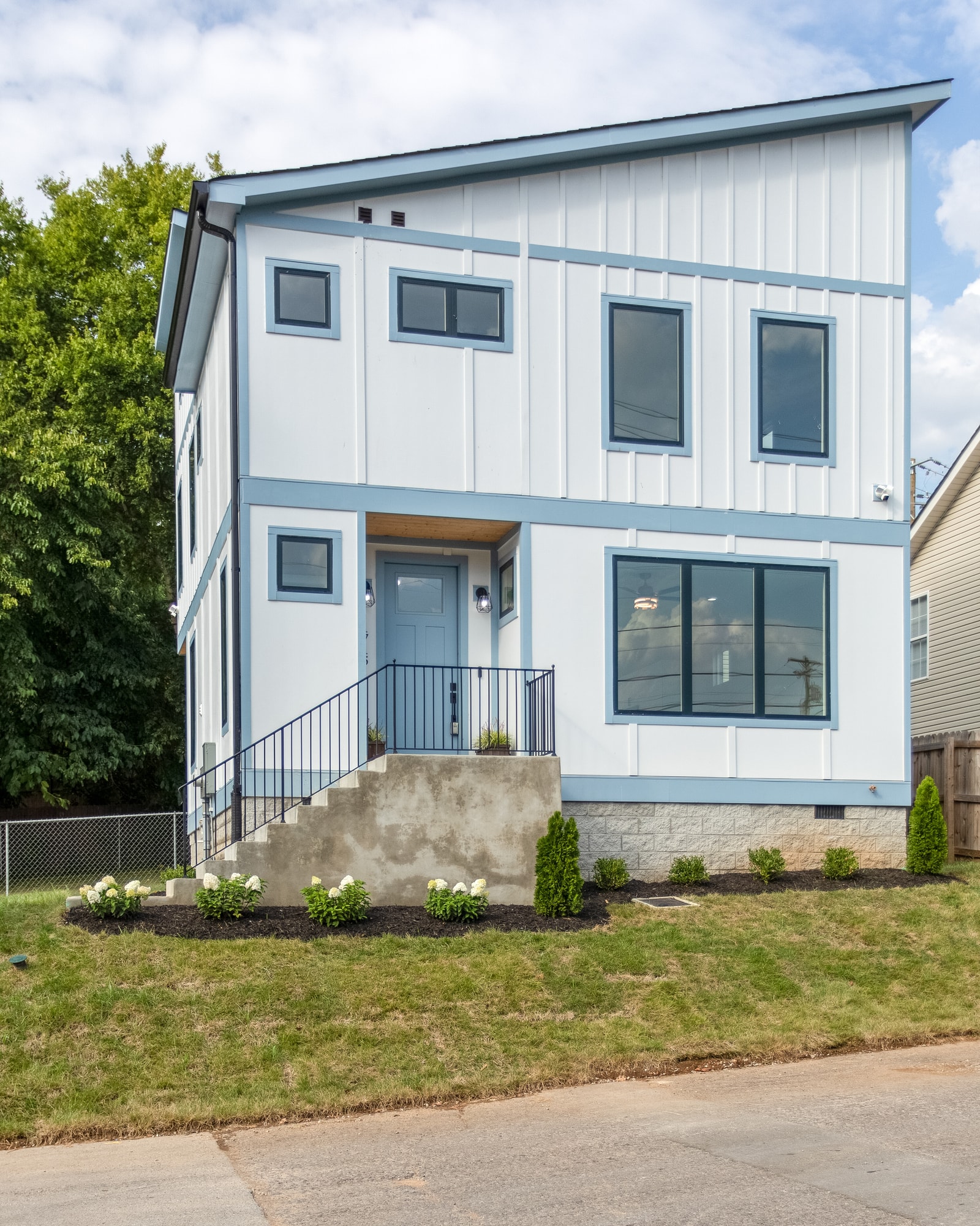 1715 Kellow St photo 3