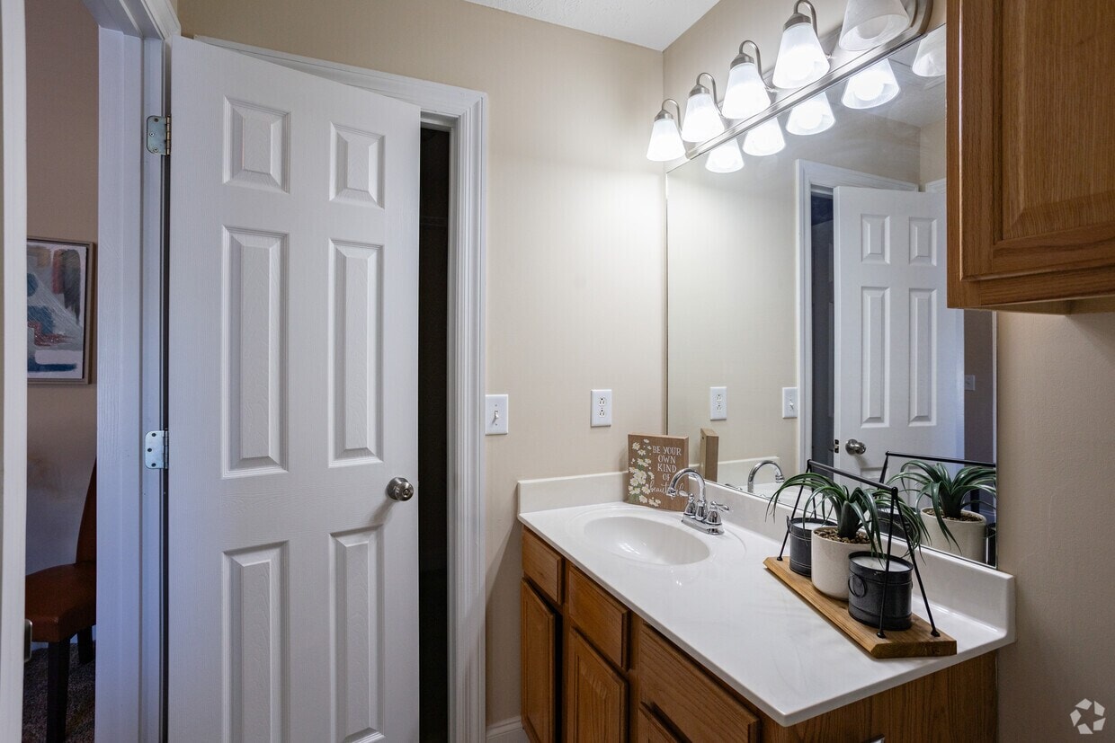 The Summit Townhomes photo 20