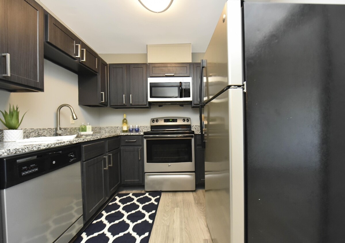 4960 Edmondson Pike, Nashville, TN 37211 — kitchen view