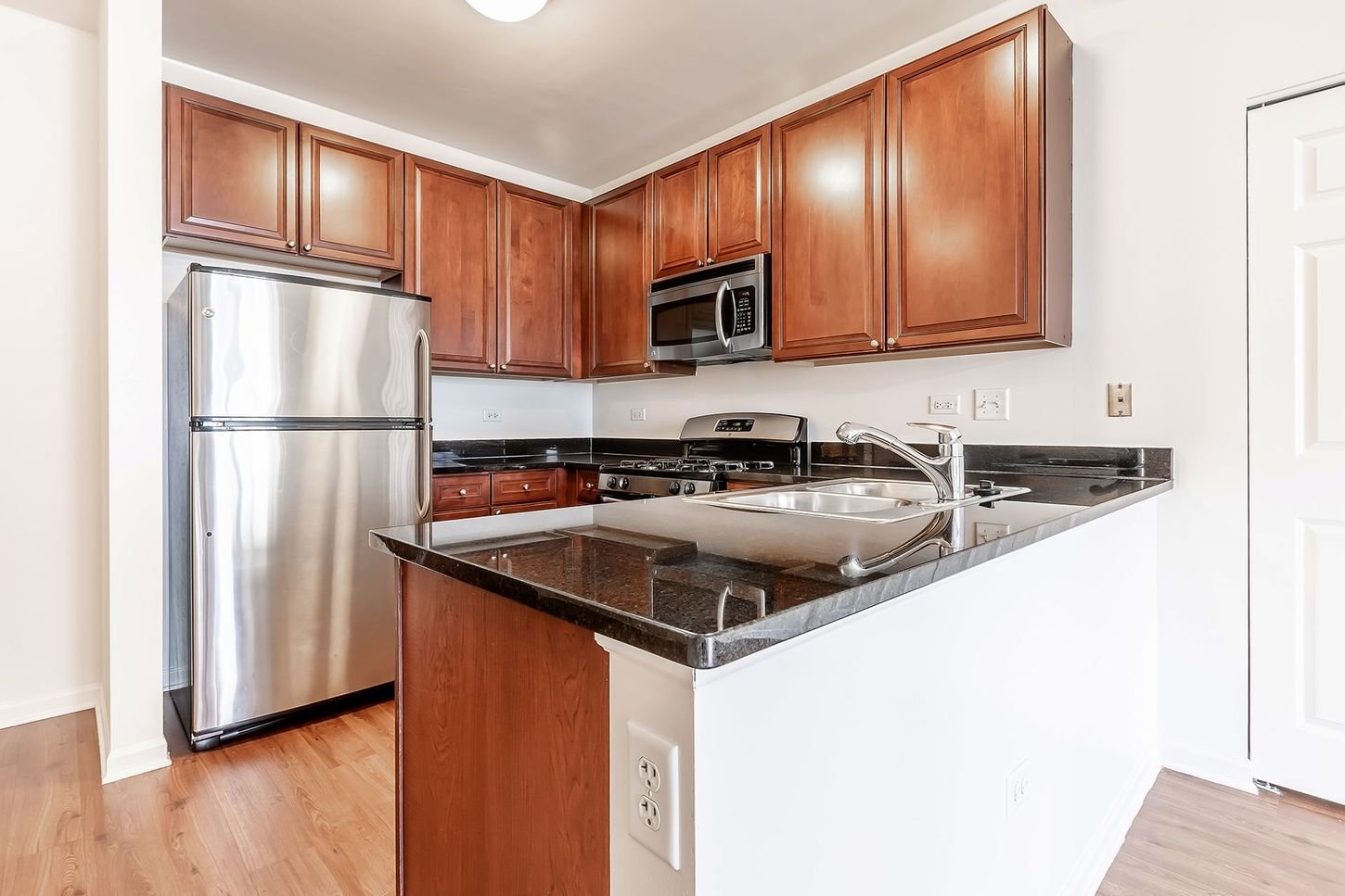 Astoria Tower photo 28