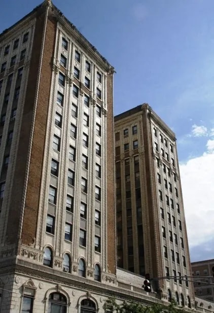 Sheridan Plaza photo 19