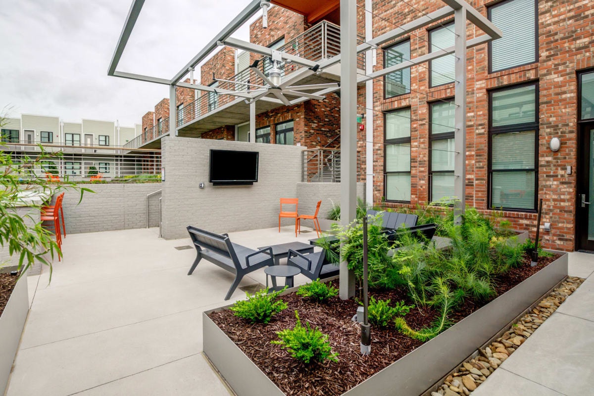 1813 21st Ave S, Nashville, TN 37212 — living view