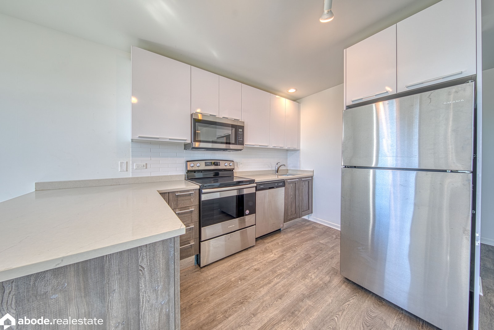 940 Winona photo 11