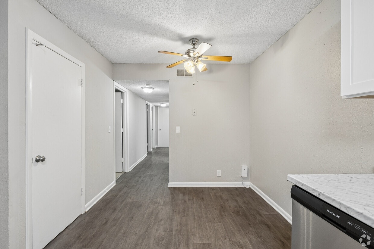 Kingwood photo 29