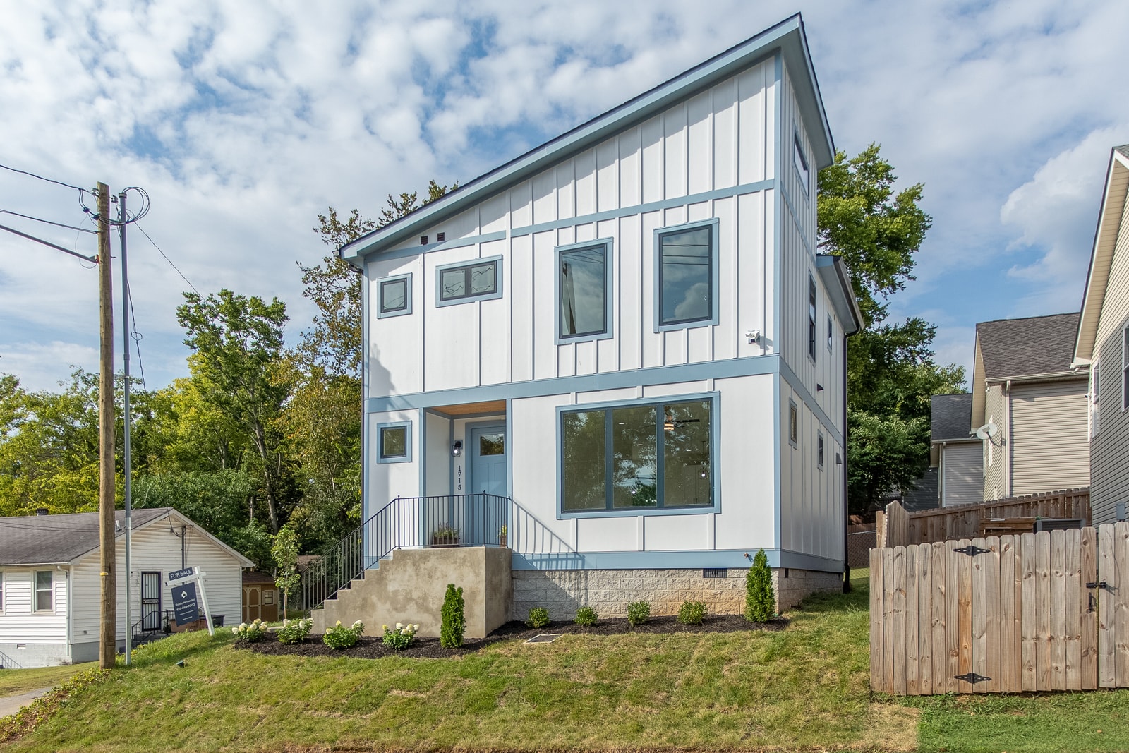 1715 Kellow St photo 2