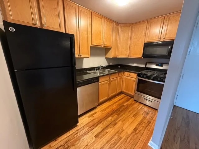 4600 N Clarendon Ave, Chicago, IL 60640 — exterior view
