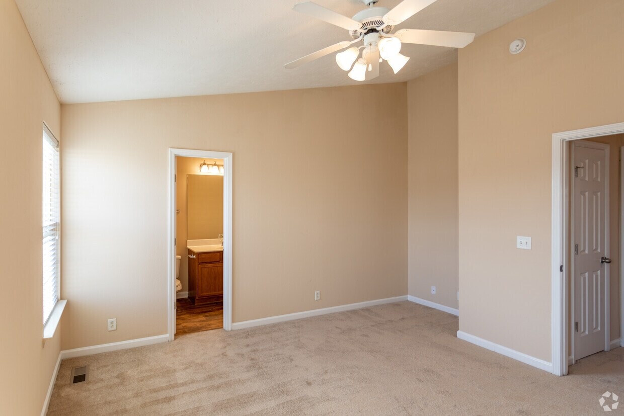The Summit Townhomes photo 31