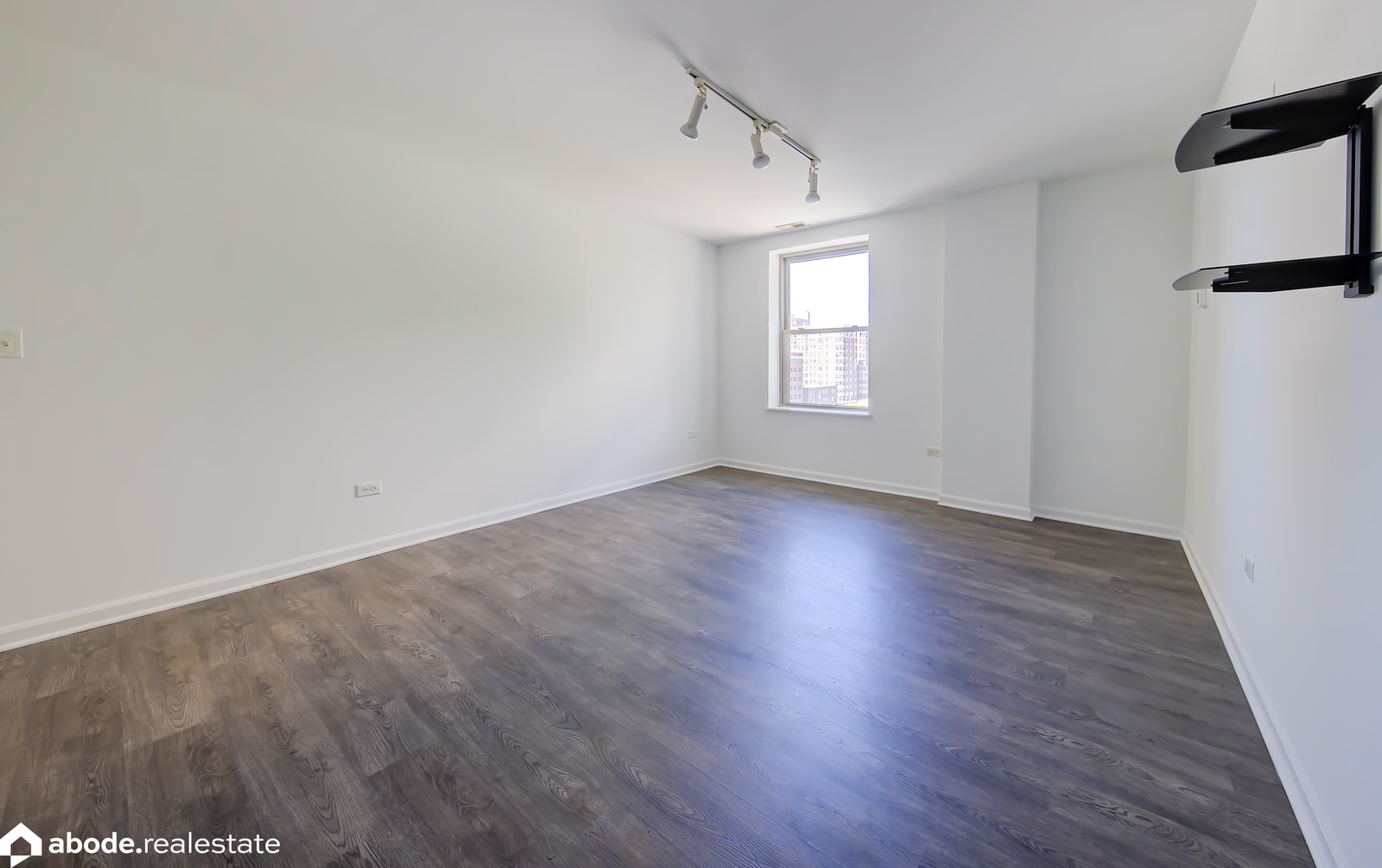 940 Winona photo 15