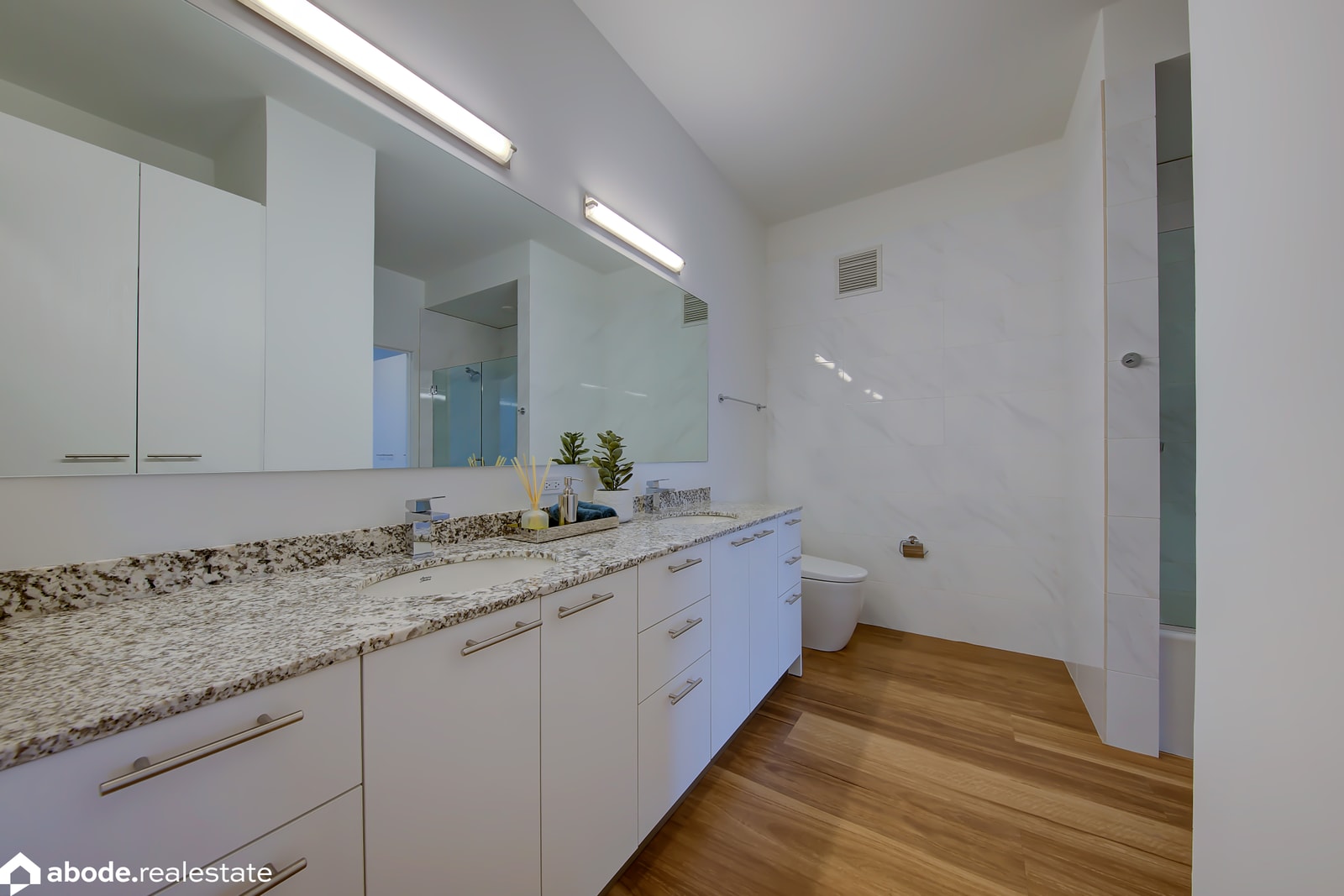 Optima Lakeview photo 96