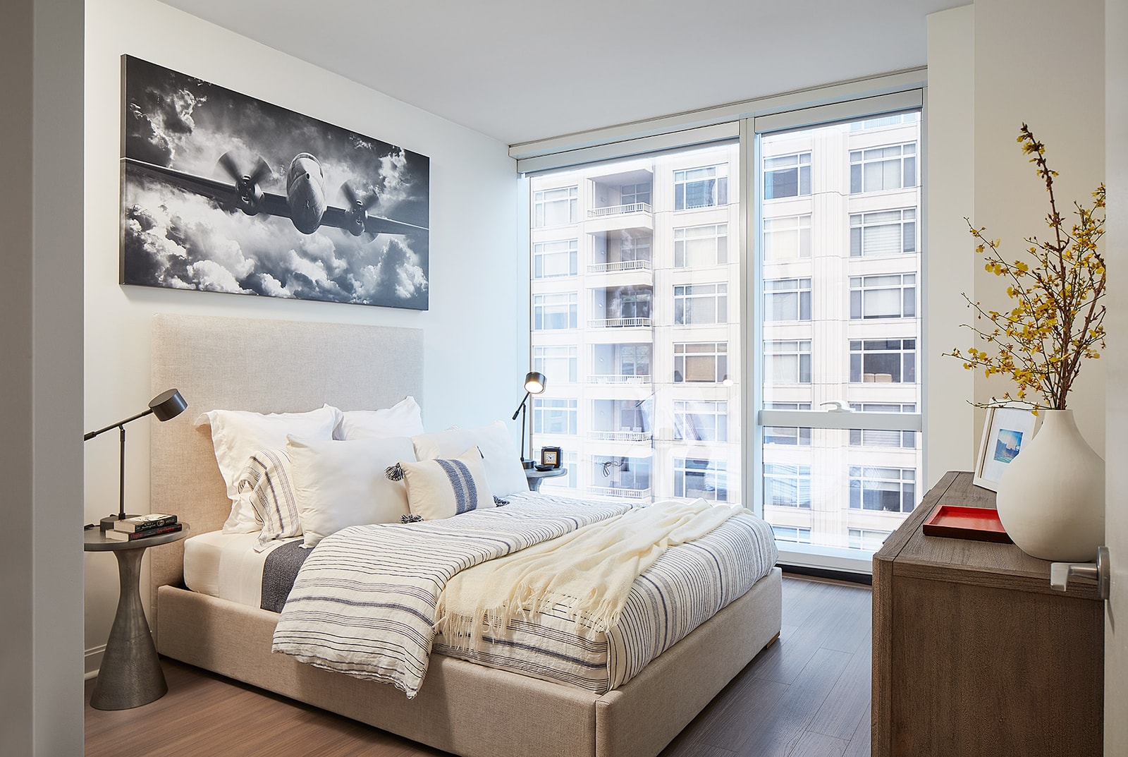 500 Lake Shore Drive photo 4