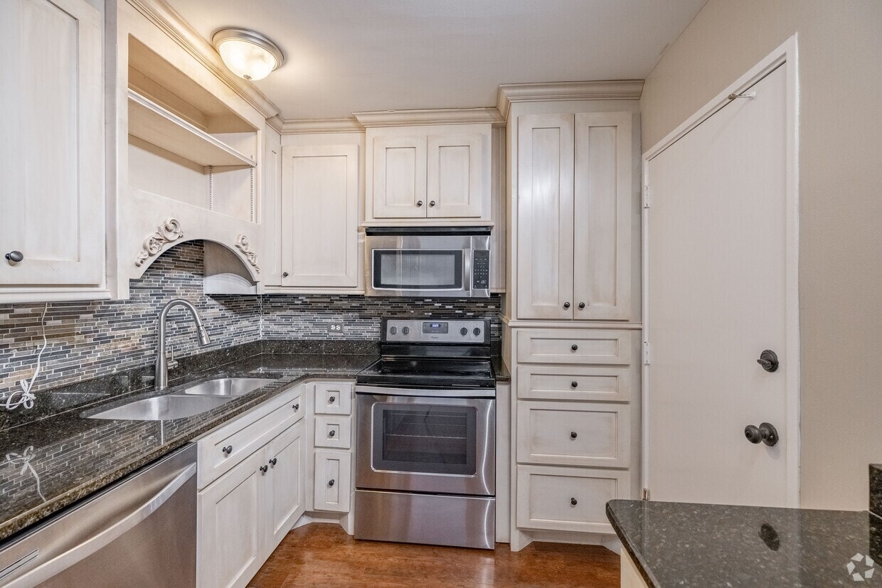 Continental Condos photo 11