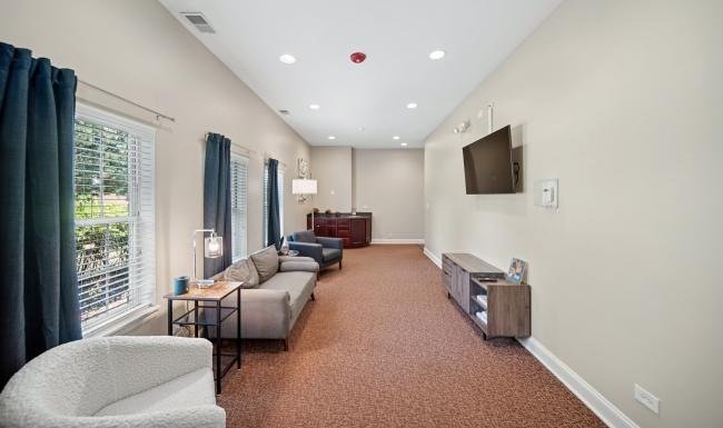 Waterford Place Apartments photo 3