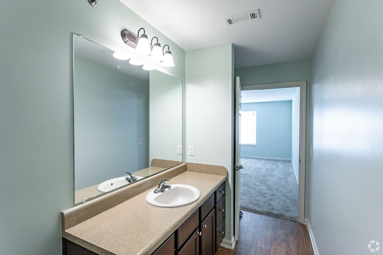 Sumner Gardens Apartments photo 35
