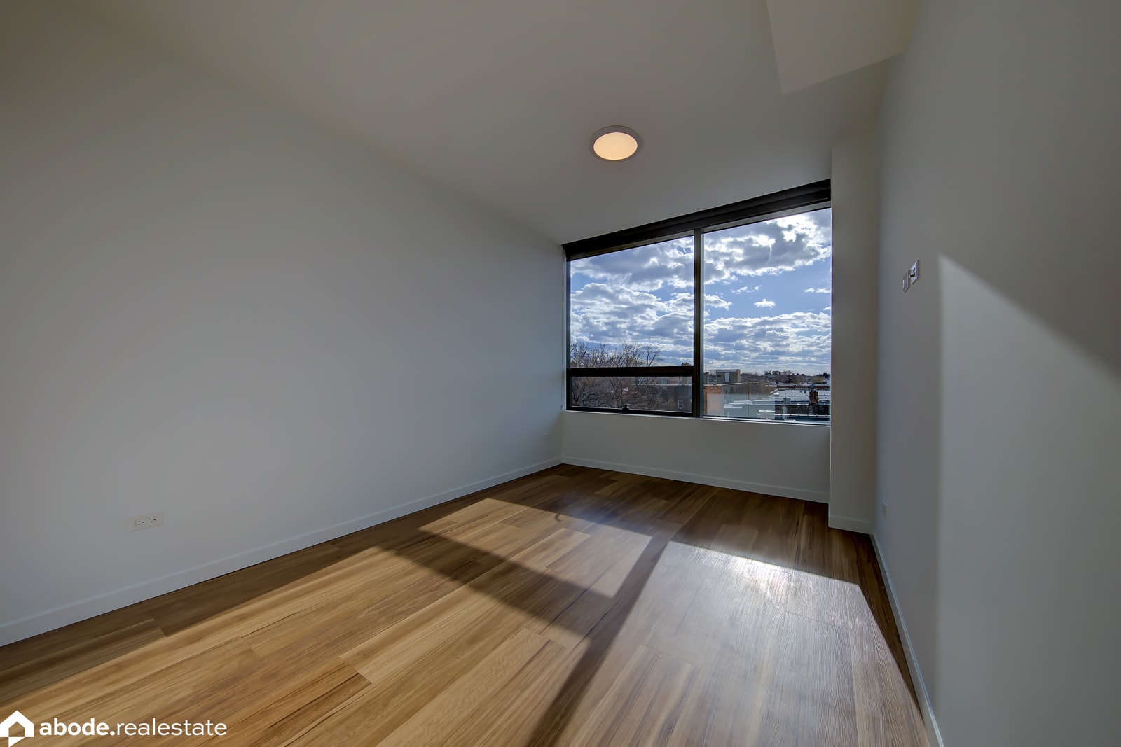 Optima Lakeview photo 32