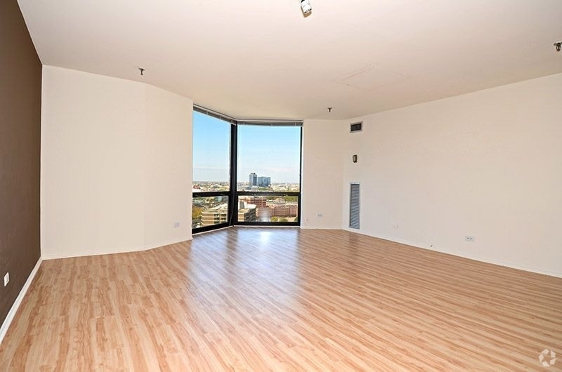 1120 N LaSalle photo 19