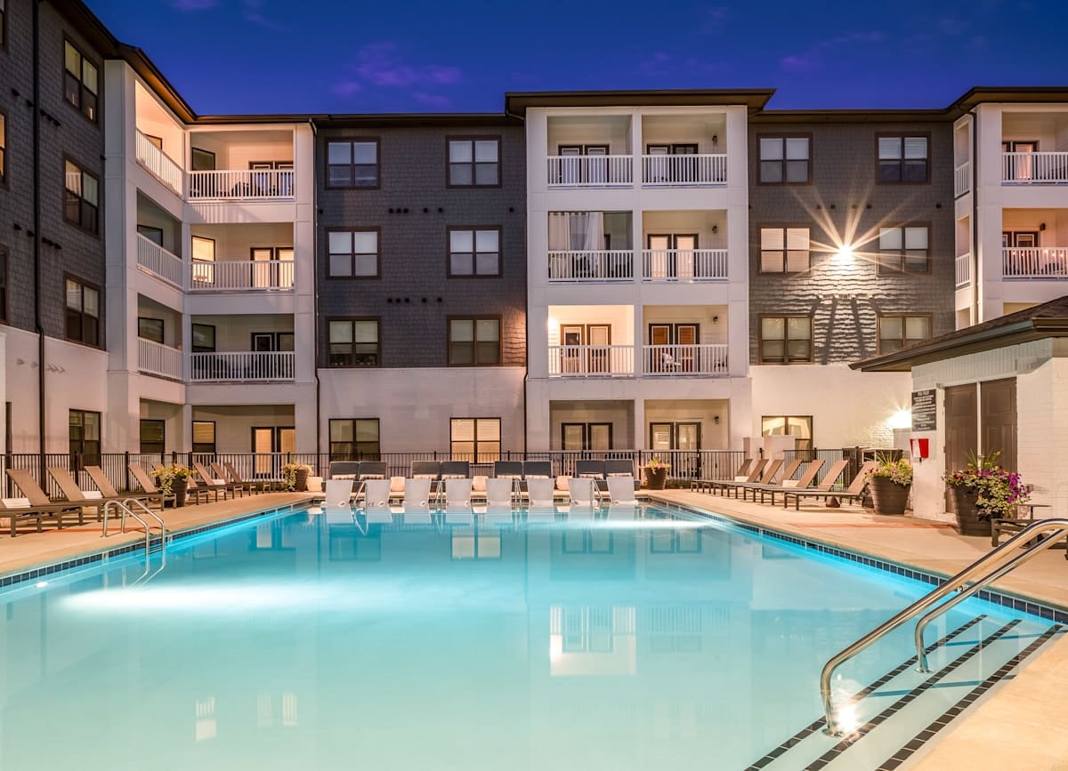 135 Donelson Pike, Nashville, TN 37214 — exterior view