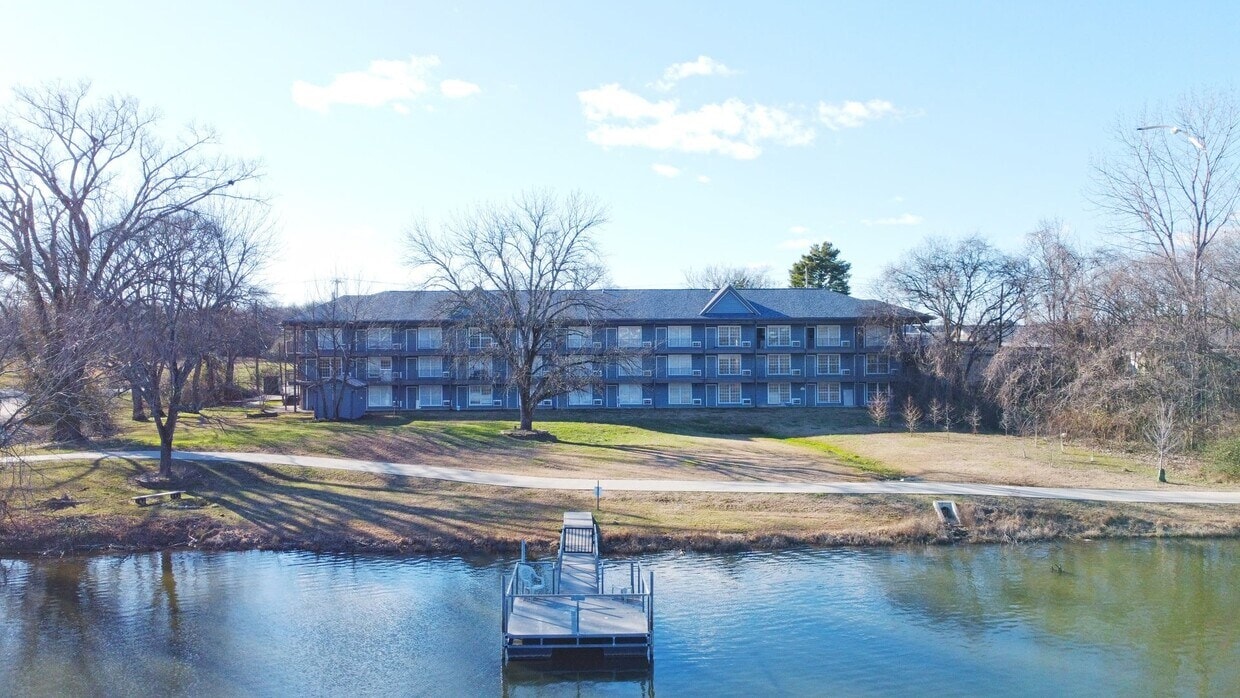 Lakeside Studio Apartments photo 36