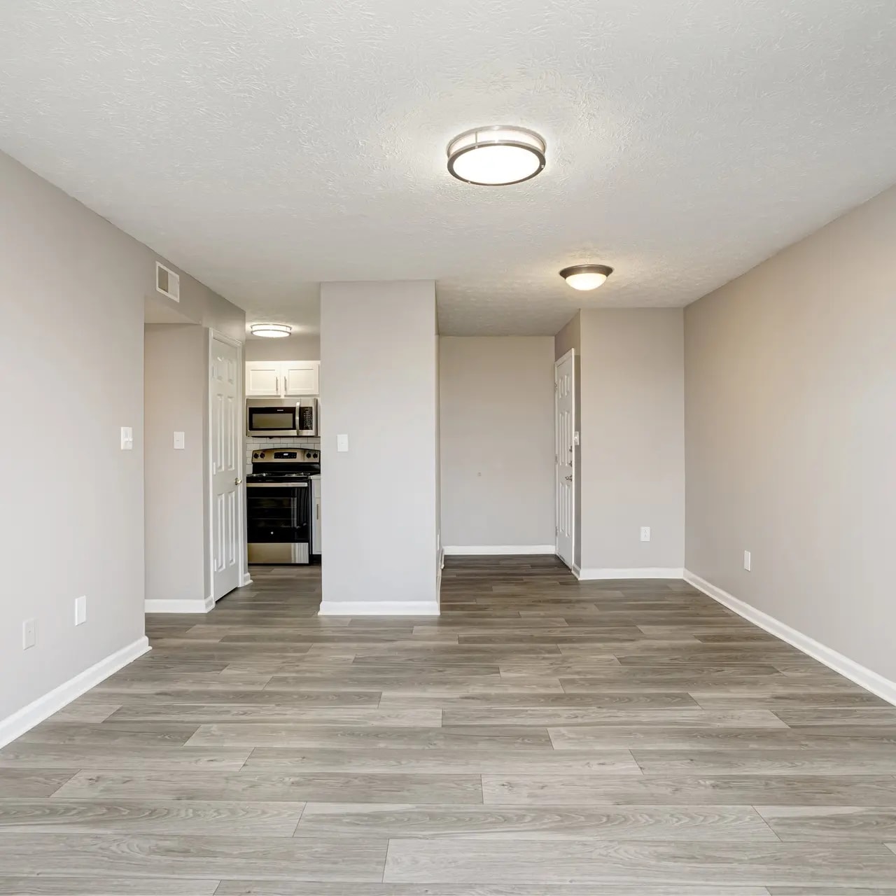 488 Lemont Dr, Nashville, TN 37216 — living view