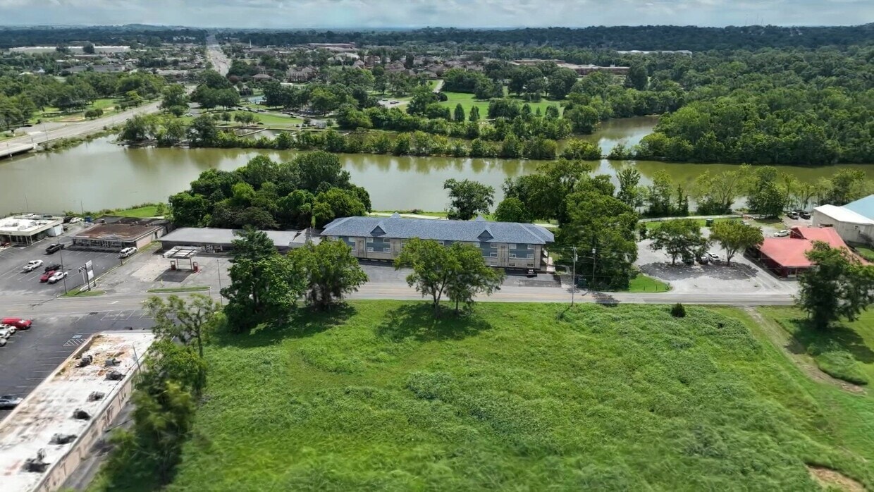 Lakeside Studio Apartments photo 2